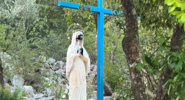Vandalizam u Međugorju, Gospin kip Međugorje