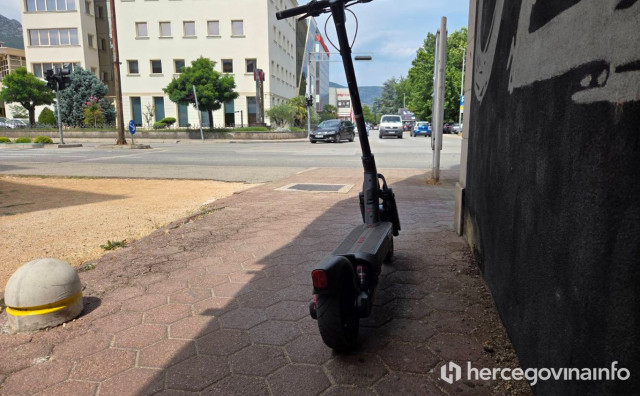 Mladić poginuo u sudaru, Forto traži reguliranje električnih romobila