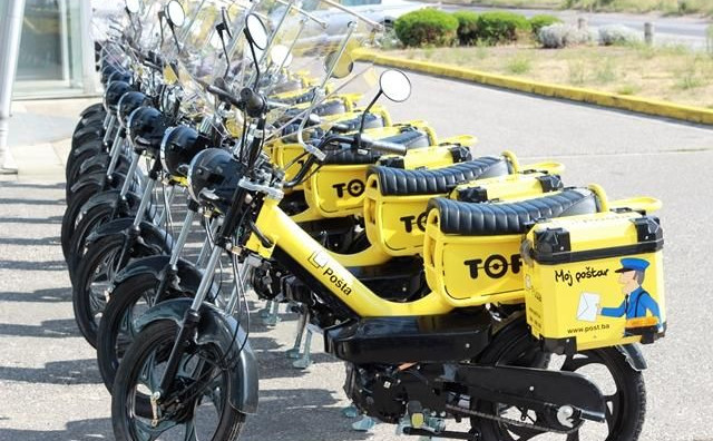 Poštari iz 5 hercegovačkih gradova imaju nove električne mopede
