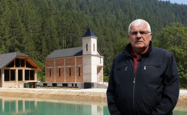 Preminuo Husein Huso Smajić, čovjek koji je na svom imanju sagradio crkvu