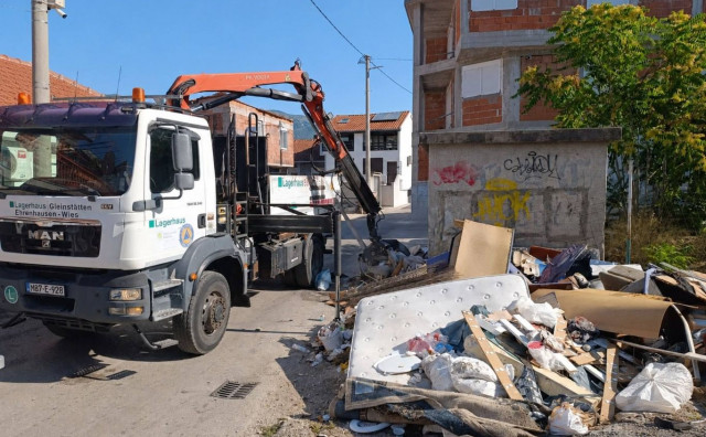 Završena akcija uklanjanja krupnog otpada u Lacinoj ulici u Mostaru