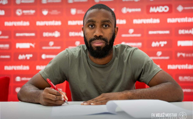 Mohamed Abdallah novi je nogometaš Veleža. Reprezentativac Komora i nekadašnji član Marseillea potpisao je dvogodišnji ugovor s Rođenima.