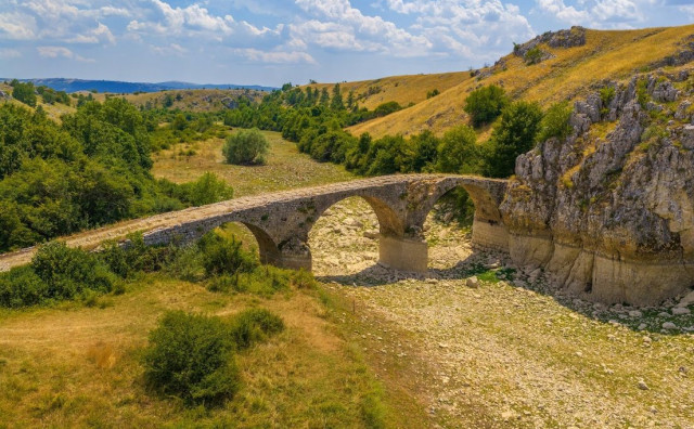 Pogledajte kadrove čarobnog kamenog mosta nedaleko od Mostara