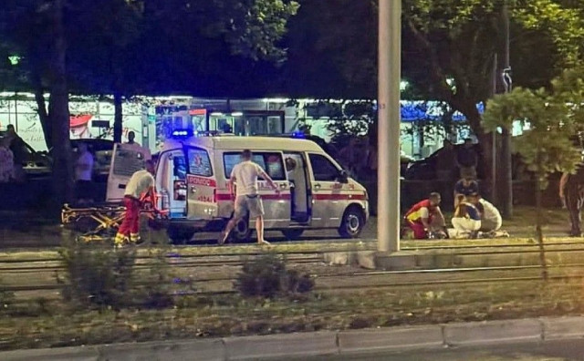 Preminuo mladić koji je pao s krova automobila slaveći pobjedu reprezentacije BiH