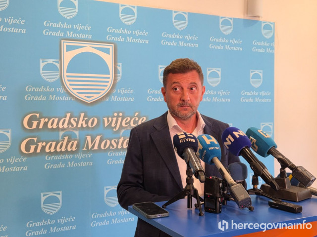 Najavio je konferenciju za medije