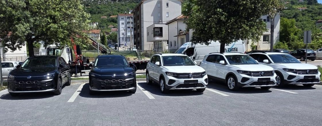 MUP Zapadnohercegovačke županije nabavlja 15 novih službenih vozila, uključujući Golfove, T-Rocove, T-Crossove i BMW motocikle. mup zzh sluzbeno vozilo sluzbena vozila