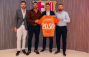 Barcelona je potvrdila transfer Dominika Livakovića iz Fenerbahčea. Hrvatski vratar potpisao je ugovor do 30. lipnja 2030. godine.