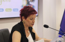 žena s knjigom