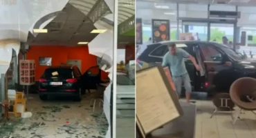 autom uletio u kafić