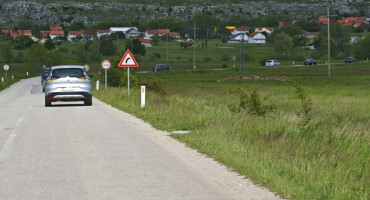 Dionica od Tomislavgrada do Perića Mosta zatvorena je od 8 do 17 sati zbog radova vrijednih gotovo 350.000 maraka. Objavljen je i obilazni pravac.