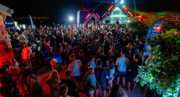 HERZ Heritage održava se večeras od 20 sati na Maloj Tepi u Mostaru. Andrej Jelić obilježit će 26 godina djelovanja na elektroničkoj sceni, a ulaz je besplatan.