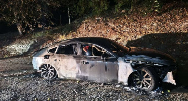 Zapaljen automobil Senada Hujbera