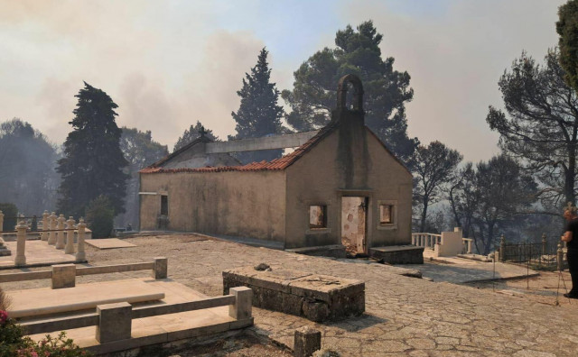 Izgorjela crkva na Pelješcu