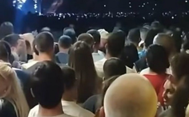 Kaos na Koševu: Stotine ljudi s ulaznicama ostale ispred stadiona, skandiralo se 'Dino, lopove!'