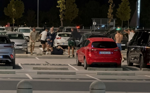 Na zagrebačkom aerodromu došlo je do masovne tučnjave Bad Blue Boysa i Torcide. Navijači Hajduka vraćali su se iz Litve, a snimka sukoba proširila se društvenim mrežama.