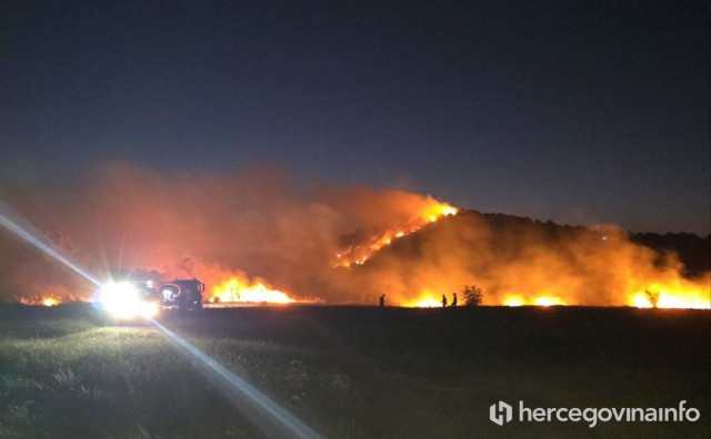 Gori brdo ispod Međina, u pomoć stigli i mostarski vatrogasci