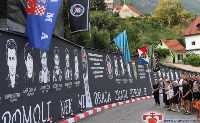 U Rumbocima otvoren 63 metra dug mural posvećen hrvatskim braniteljima ramskog kraja