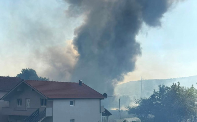 Veliki požar kod Gruda, hitno pozvani svi vatrogasci