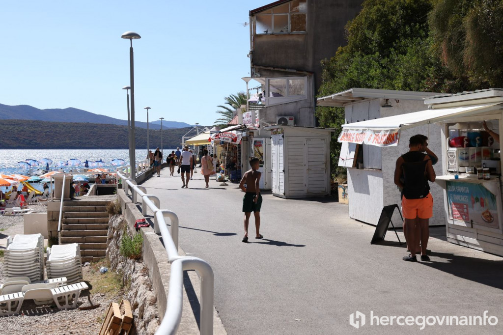 Neum sezona kupanje