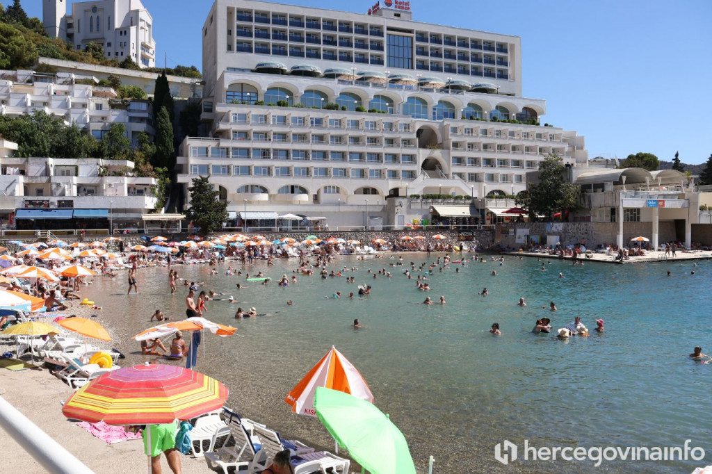 Neum sezona kupanje