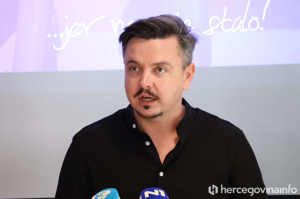 Pod lupom konferencija