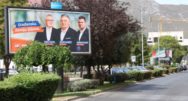 Izborni plakati u Mostaru