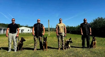 Policajac Luka Vrljić i službeni pas Dona uspješno su završili dvotjednu regionalnu obuku za K9 timove. Vještine pretrage i detekcije usavršavali su kroz praktične vježbe i završno stručno testiranje.
