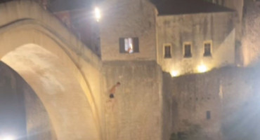Skok sa Starog mosta