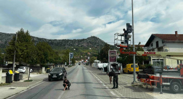 U Ljubuškom se montira novi radar u Ulici hrvatskih kraljeva. Provjerili smo nabavu MUP-a ŽZH za dva radara i pet kućišta vrijednu 291.330 KM.