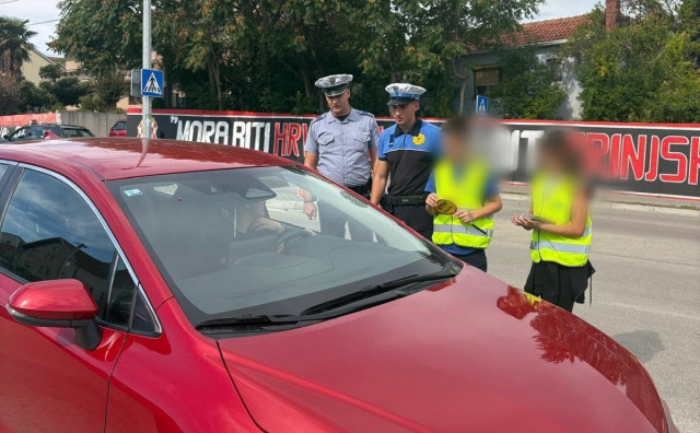 Mostar: Školske prometne patrole uz policiju zaustavljale vozače i dijelile letke