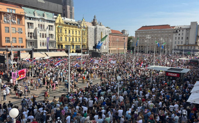 Tisuće ljudi preplavile Zagreb: Od Vlade traže da u tri mjeseca ukloni 33.000 tona opasnog otpada