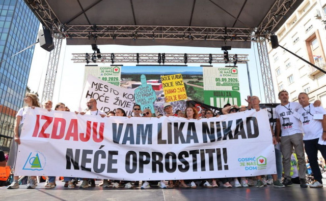 Prepun Trg bana Jelačića ustao za Liku: Zbog 33.000 tona opasnog otpada odjekivalo 'Odlazi, HDZ!'