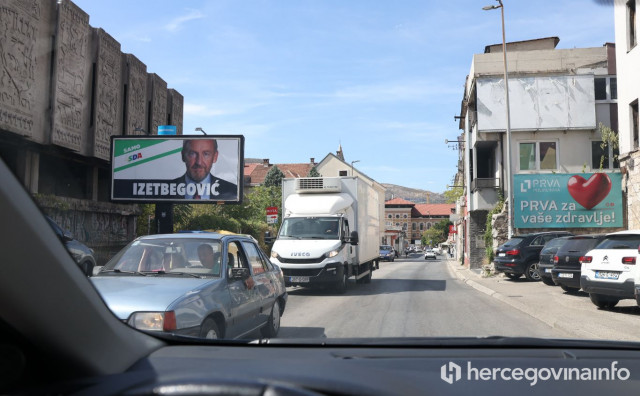 Izborni plakati u Mostaru