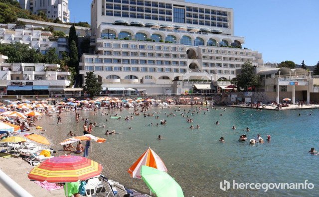 Neum sezona kupanje