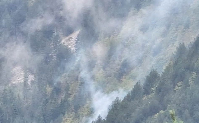Požar na Čvrsnici i dalje aktivan, Air Tractor izveo šest preleta