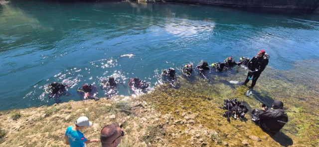 Stotinjak ronilaca čistilo Neretvu i Mostarsko jezero: 'Sve je manje otpada, a pod vodom jata pastrve'