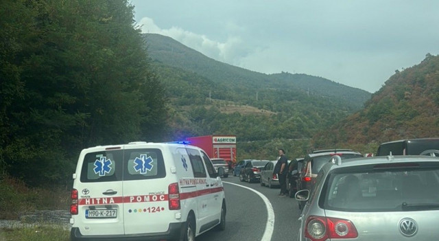 Teška prometna nesreća na M-17 usporila promet