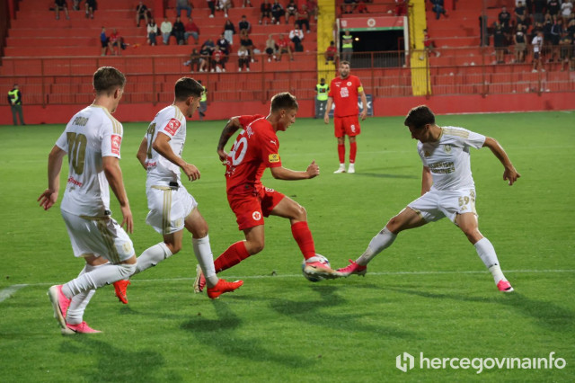 Velež porazio Sarajevo u derbiju u Mostaru: Ključan gol Rahimića, VAR poništio drugi pogodak