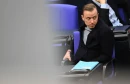 Njemačkom ljevičaru bh. korijena policija pretresla tri stana i ured. Evo za što ga se sumnjiči