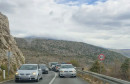 Dva vozila sudarila su se na Kobilovači, na magistralnoj cesti Čitluk – Mostar. Nastala je materijalna šteta, a promet je usporen zbog očevida.