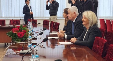 Izaslanstva SNSD-a i HDZ-a BiH sastala su se u Banjoj Luci. Dodik i Čović razgovaraju o novoj vlasti, a sudjeluju i Krišto i Filipović.