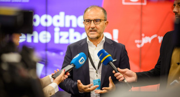 Luigi Soreca obišao je biračka mjesta i Pozivni centar Koalicije "Pod lupom", pohvalio rad SIP-a te pozvao građane BiH da izađu na izbore.