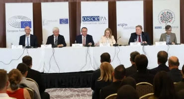 Međunarodni promatrači ocijenili su izbore u BiH uglavnom urednima, uz tehničke probleme, nisku izlaznost i nedostatke u zaštiti tajnosti glasanja.