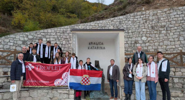 Mostarski krizmanici Bobovac