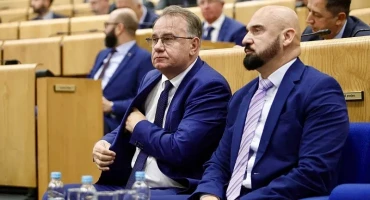 Nermin Nikšić Ramo Isak