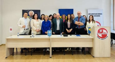 Unutarnji revizori u FBiH osnovali su sindikalnu organizaciju radi zaštite radnih prava i boljeg položaja. Za predsjednika je izabran Kenan Dželilović.