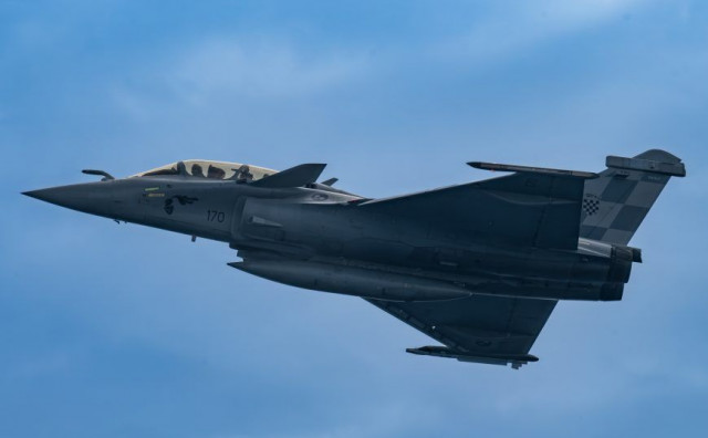 Hrvatski Rafale presreo putnički zrakoplov iznad Korenice zbog signala za otmicu