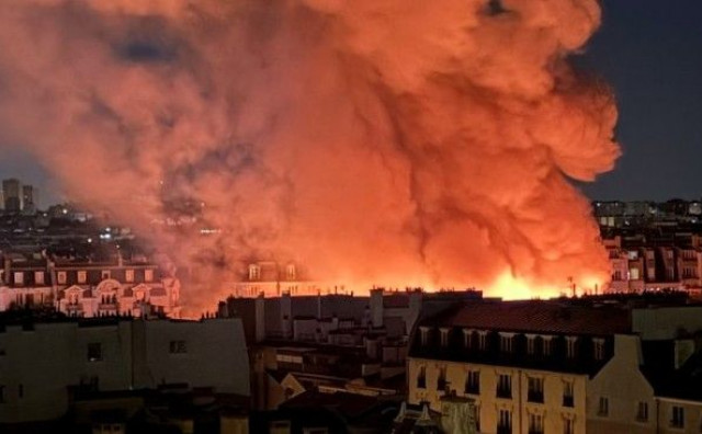 Veliki požar na najstarijoj tržnici u Parizu