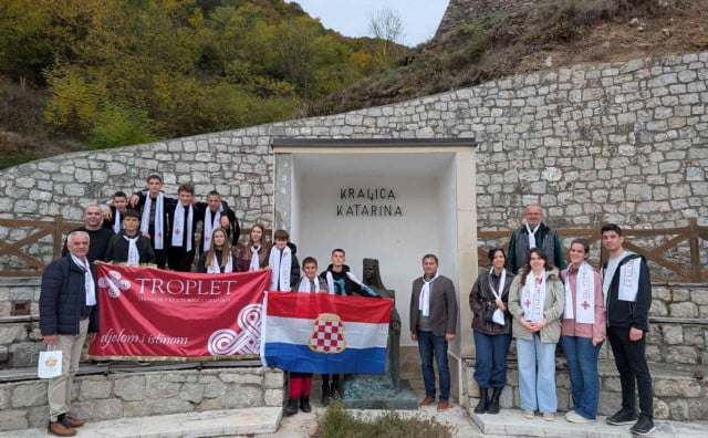 Mostarski krizmanici Bobovac