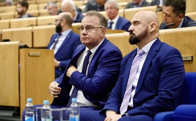 Nermin Nikšić Ramo Isak